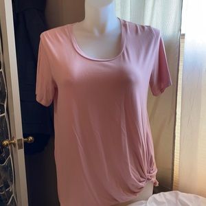 5/$20 Nice soft pink shirt